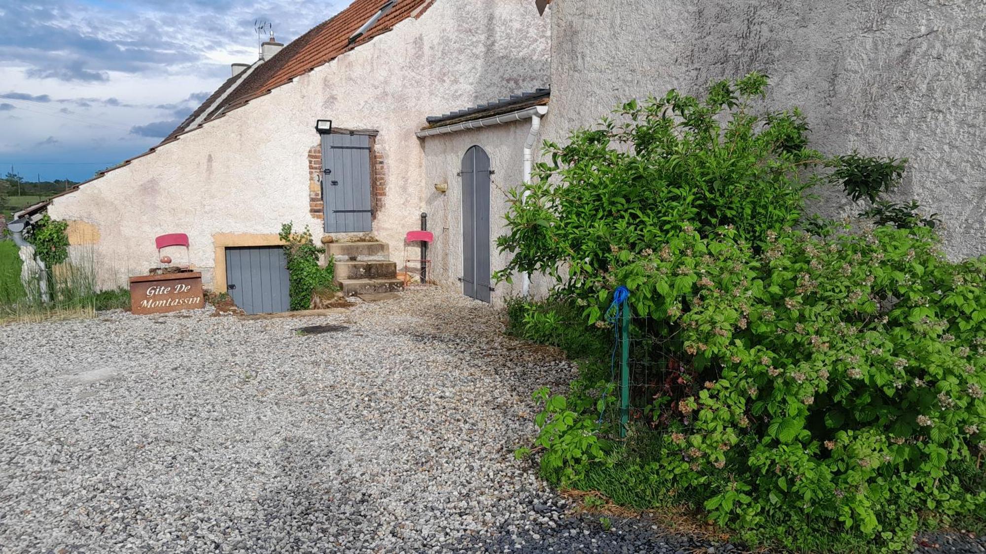 Petit Gite De Montassin La Motte-Saint-Jean Экстерьер фото